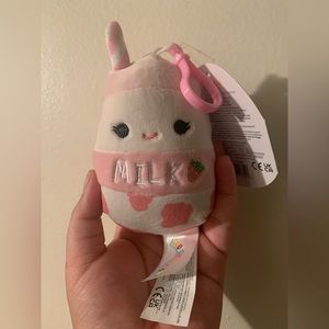Amelie the Squishmallow milk clip